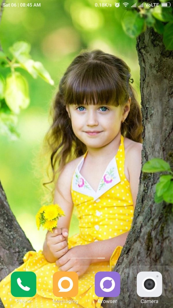 С девушками и детьми