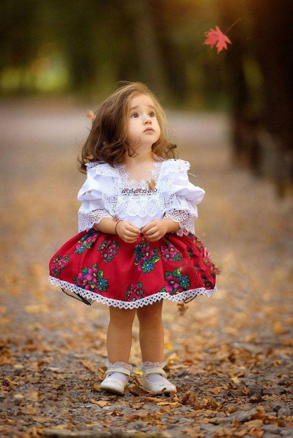 С девушками и детьми