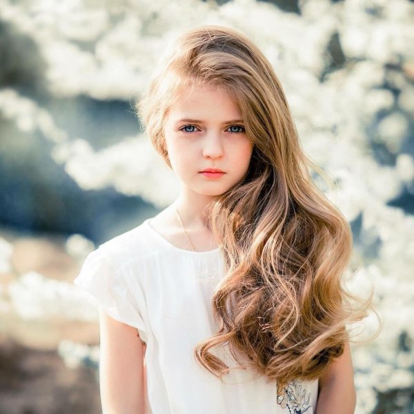 С девушками и детьми