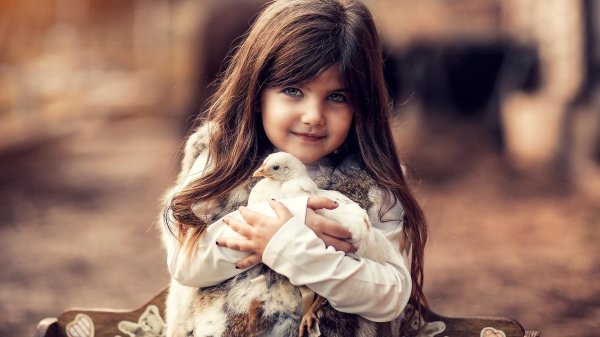 С девушками и детьми