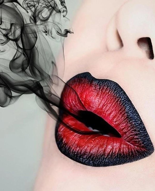 С девушками и губами