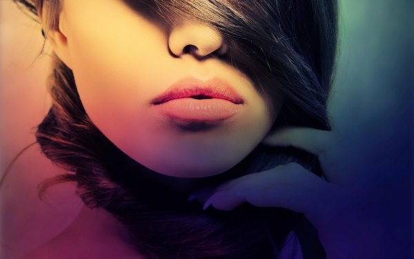 С девушками и губами