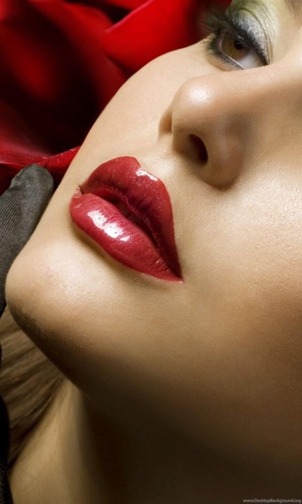 С девушками и губами