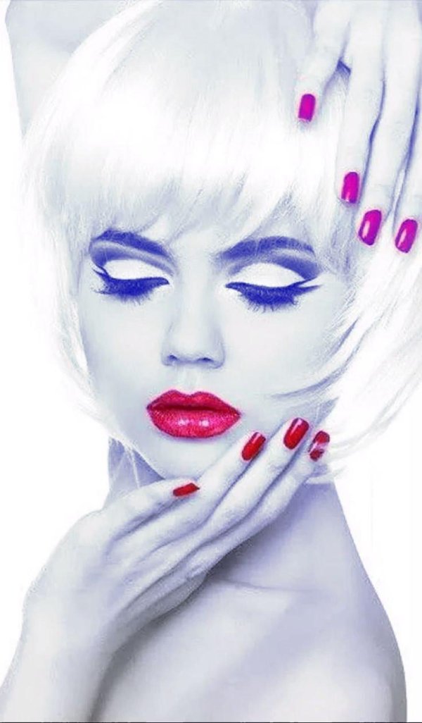 С девушками и губами