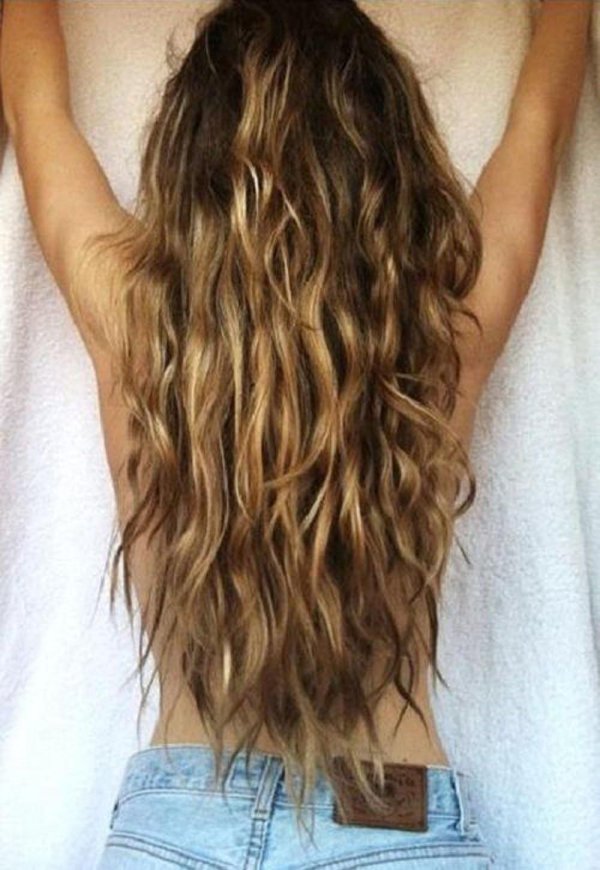 Девушка спиной длинные волосы