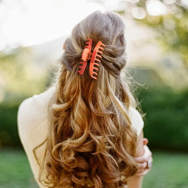 Девушка спиной длинные волосы