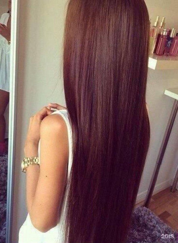 Девушка спиной длинные волосы