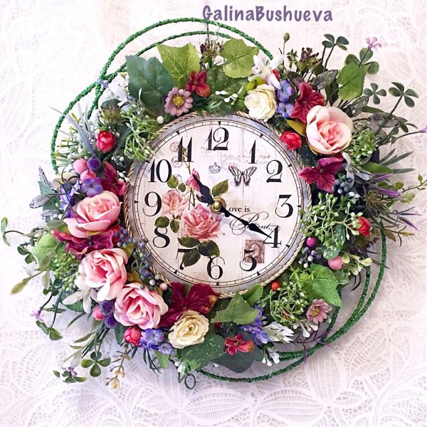 часы из искусственных цветов