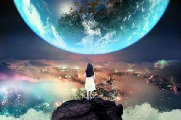 Одна девушка на земле