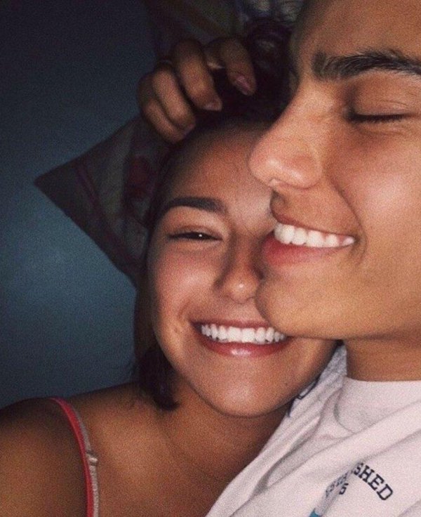 Парень и девушка друзья