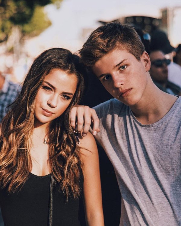 Парень и девушка друзья