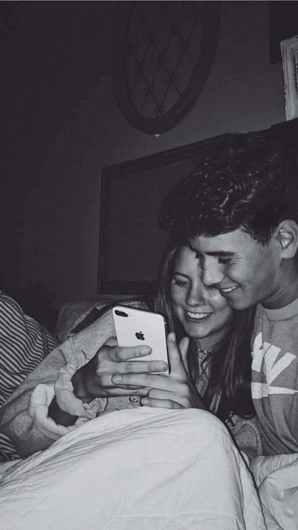 Парень и девушка друзья