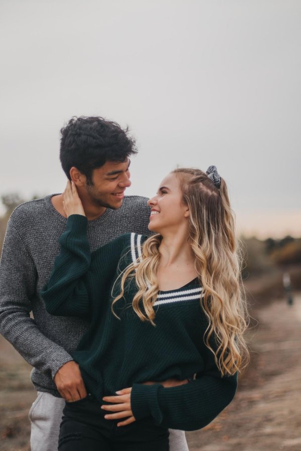 Парень и девушка друзья