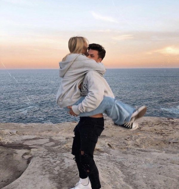 Парень и девушка друзья