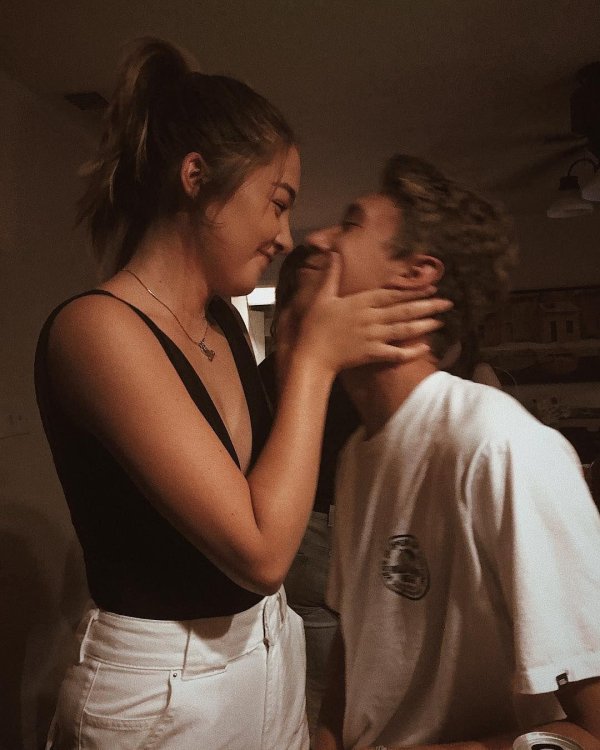 Парень и девушка друзья