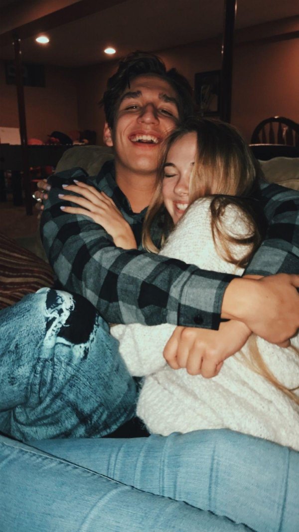 Парень и девушка друзья