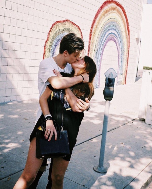 Парень и девушка друзья