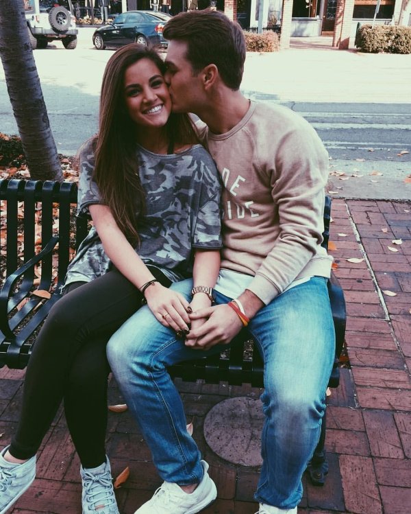 Парень и девушка друзья