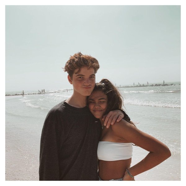 Парень и девушка друзья