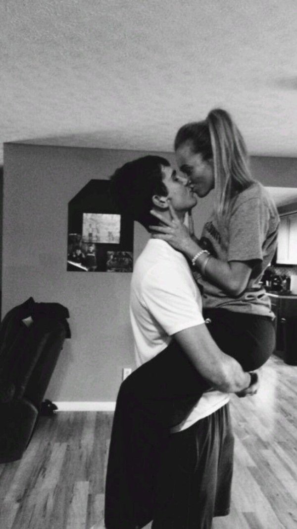 Парень и девушка друзья