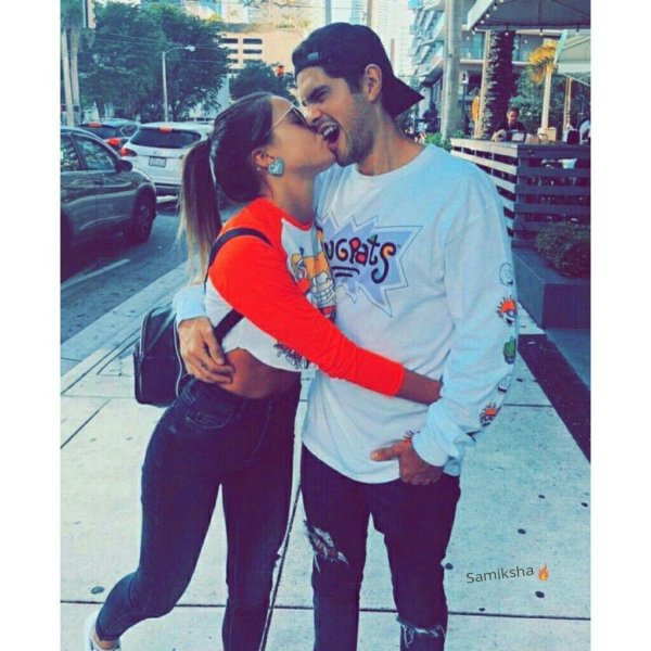 Парень и девушка друзья