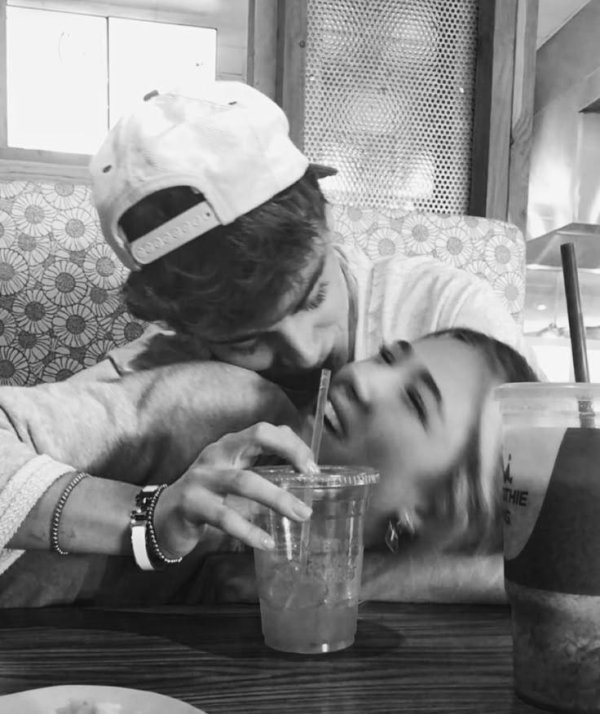 Парень и девушка друзья