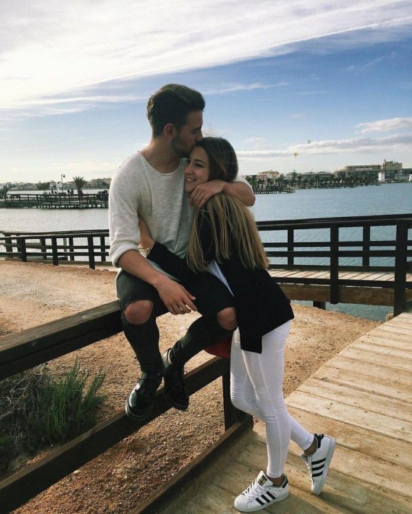 Парень и девушка друзья