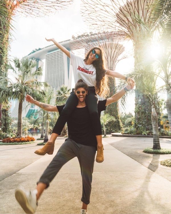 Парень и девушка друзья