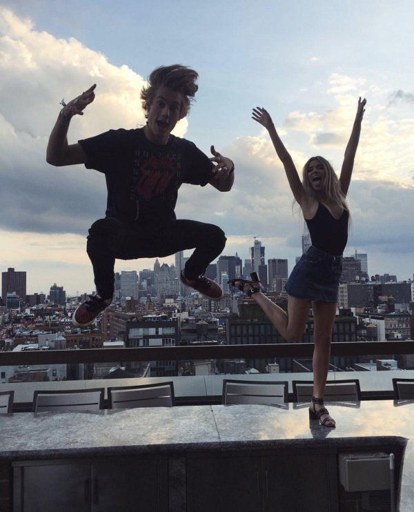 Парень и девушка друзья