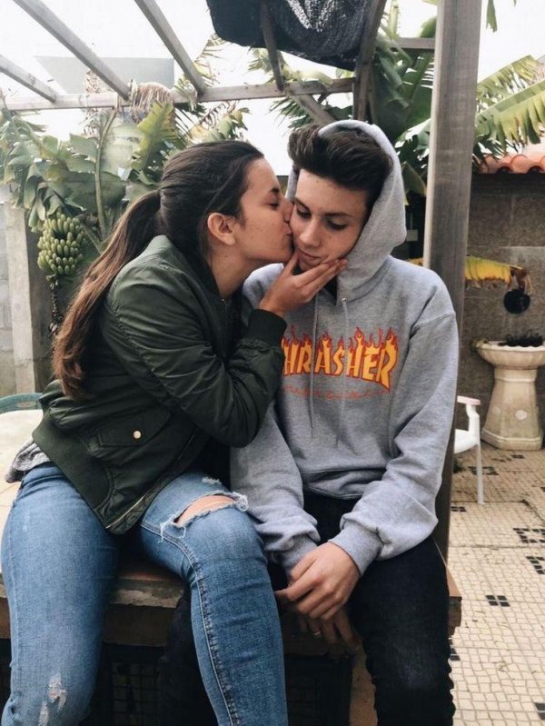 Парень и девушка друзья