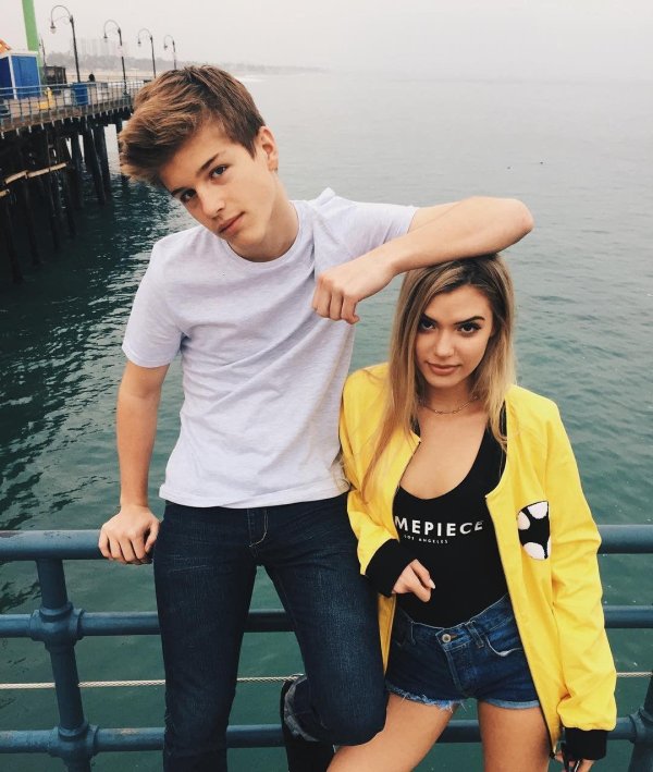 Парень и девушка друзья