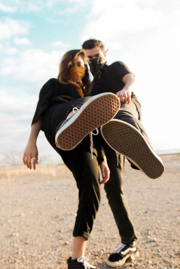 Парень и девушка друзья