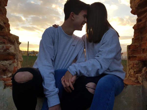 Парень и девушка друзья