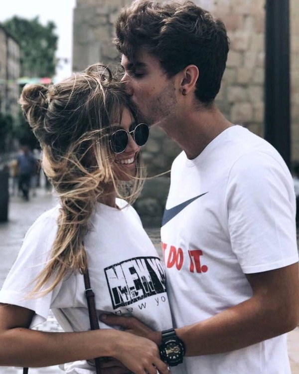 Парень и девушка друзья