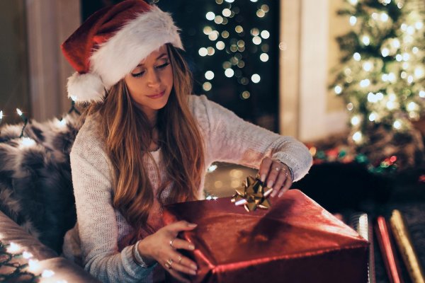 Девушка и новый год