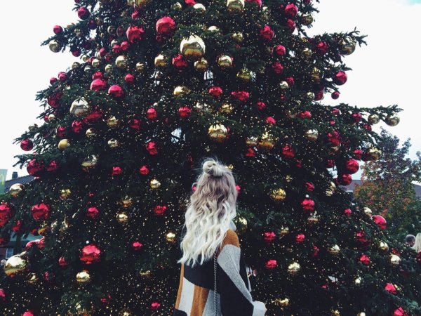 Девушка и новый год