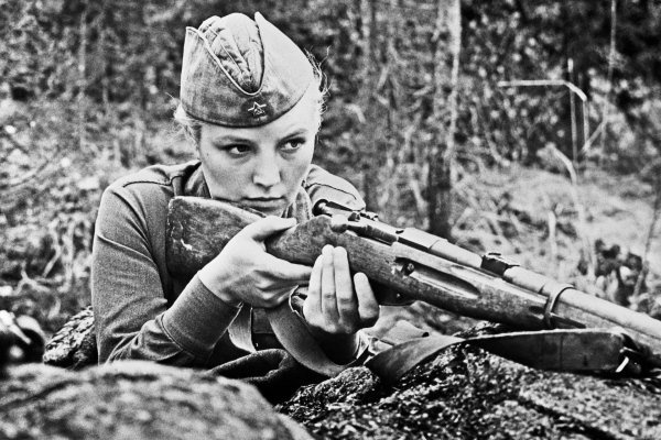 С девушками на войне