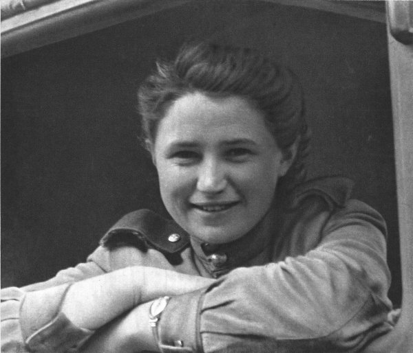 С девушками на войне