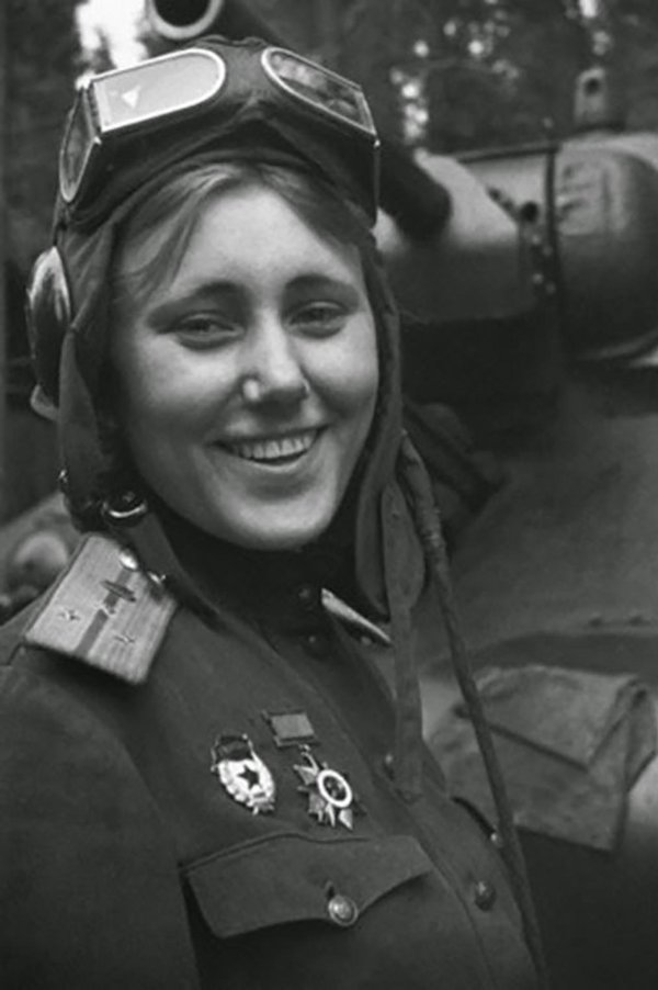 С девушками на войне