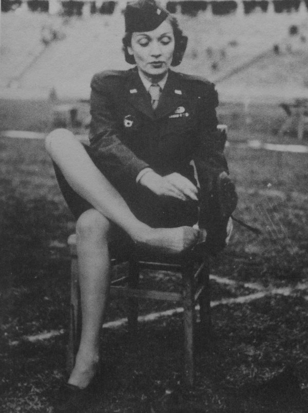 С девушками на войне