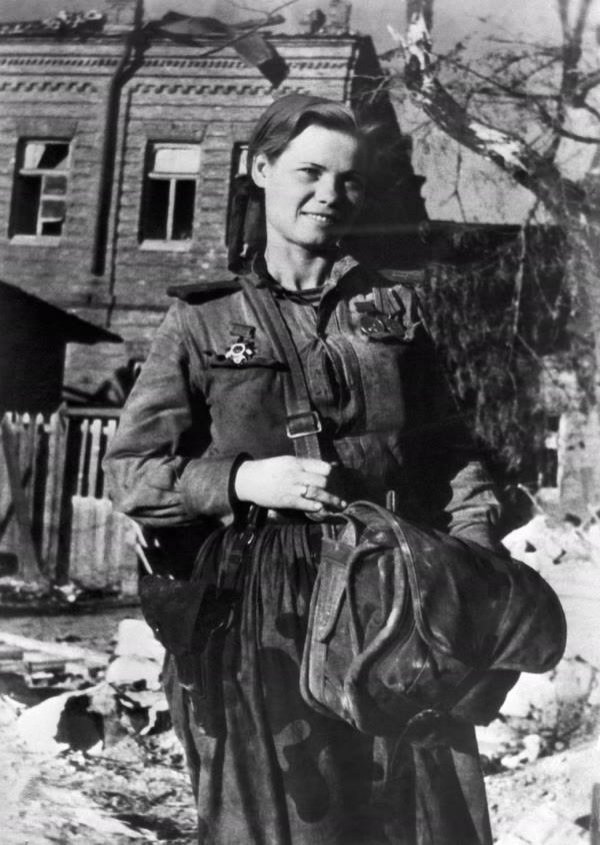 С девушками на войне