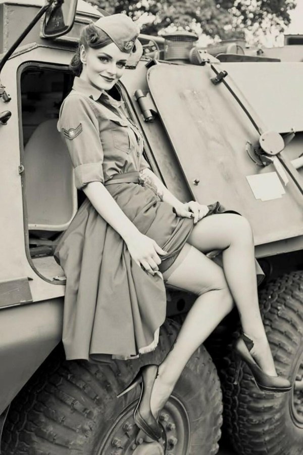 С девушками на войне