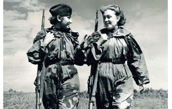С девушками на войне