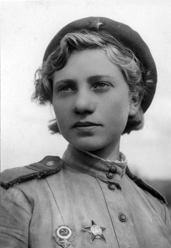 С девушками на войне