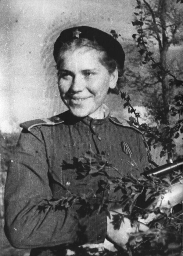 С девушками на войне