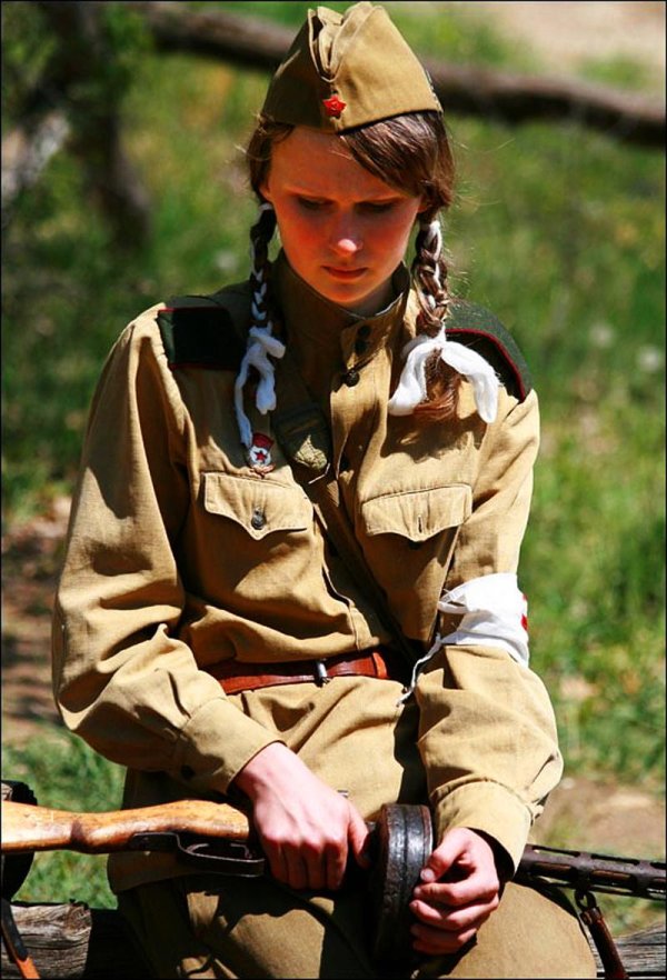 С девушками на войне