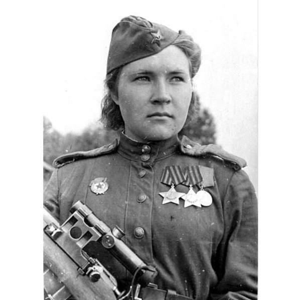 С девушками на войне