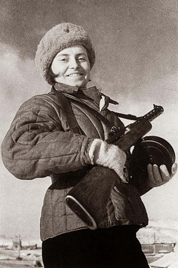 С девушками на войне