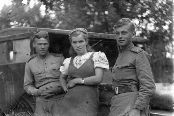 С девушками на войне