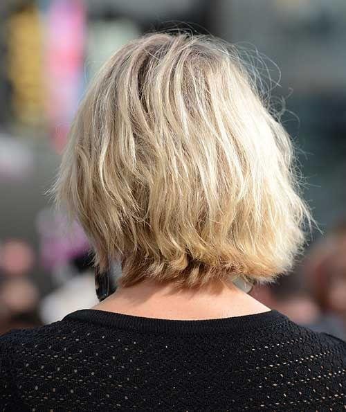 Девушка с каре спиной